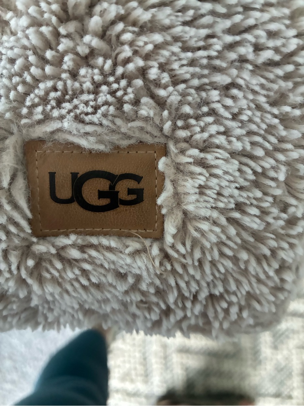 UGG blanket throw in Light Cream 48”x68”